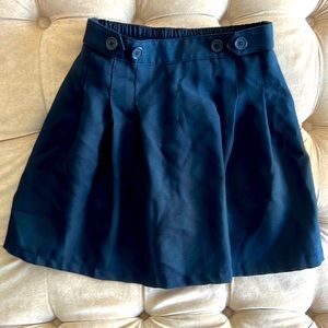 Girls size 12 skort navy uniform EUC elastic waistband in the back - no pockets